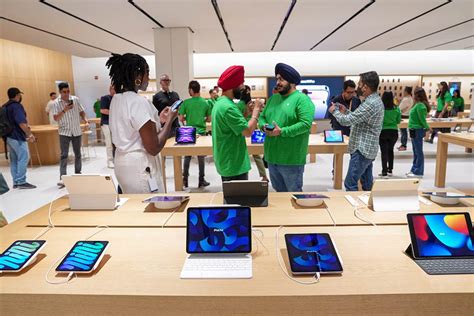Decoding the Apple Store Salary: A Comprehensive Guide for 2024