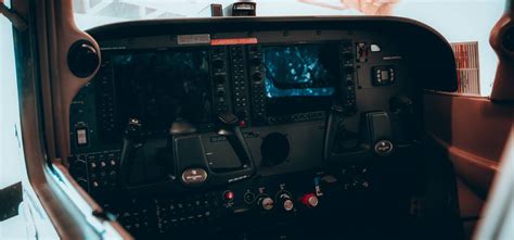 Decoding the Avionics Tech Salary: A 2024 Earnings Guide
