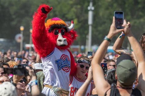 What is Benny the Bull's Salary? An In-Depth Look at a Professional Mascot's Career