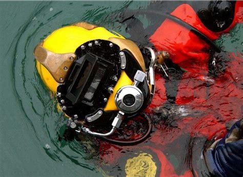How Much Do Deep Sea Divers Make? A 2024 Salary Guide
