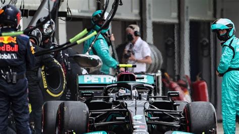 Beyond the Blink of an Eye: The Ultimate Guide to an F1 Pit Stop Salary and Career Path