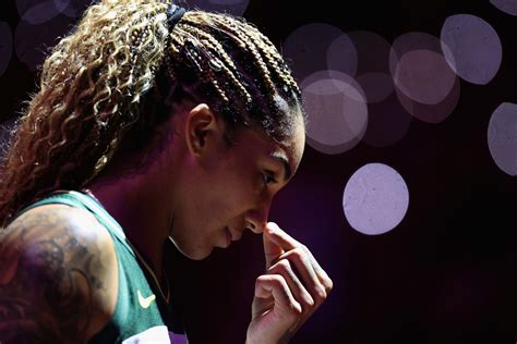 The Gabby Williams Controversy: A Career Analyst's Deep Dive into WNBA Salaries and Financial Realities