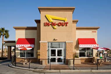 The Six-Figure Surprise: A Deep Dive into an In-N-Out Burger Manager's Salary