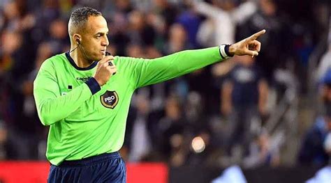How Much Do MLS Referees Make? A 2024 Salary Guide