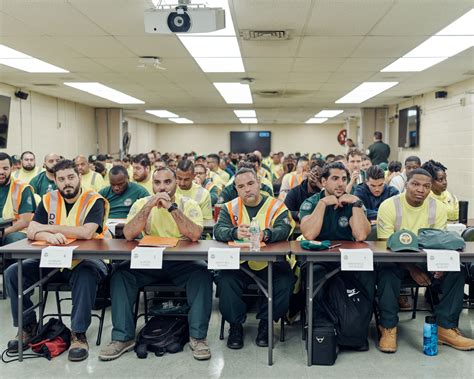 How Much Do Garbage Collectors Make? A Deep Dive into Sanitation Worker Salaries (2024 Guide)