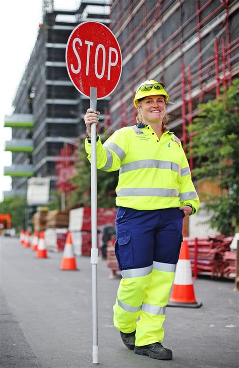 How Much Do Traffic Controllers Make? A 2024 Salary Guide