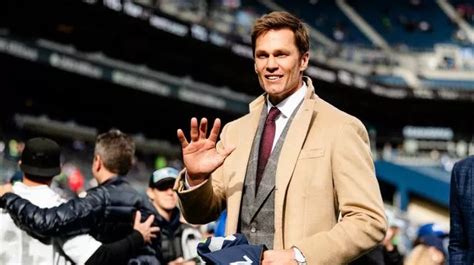 Analyzing the Benchmark: Tom Brady's Fox Salary and the Career of a Lead Sports Analyst