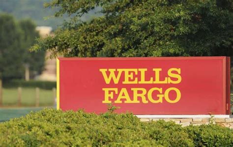 Wells Fargo Personal Banker Salary: A 2024 Guide to Earnings & Career Growth
