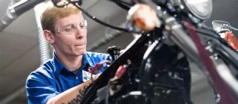 Average Motorcycle Mechanic Salary: A Deep Dive