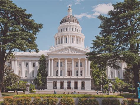 Average Salaries at The Sacramento Bee and in the Sacramento Media Industry