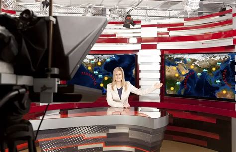 Average Salary for a Broadcast News Analyst and Television Host