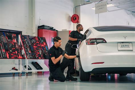 Average Tesla Service Technician Salary: A Deep Dive