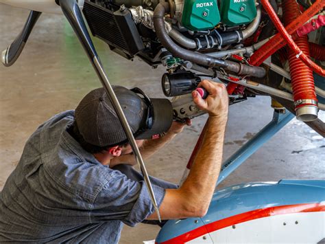 How Much Do Helicopter Mechanics Make? A 2024 Salary Guide