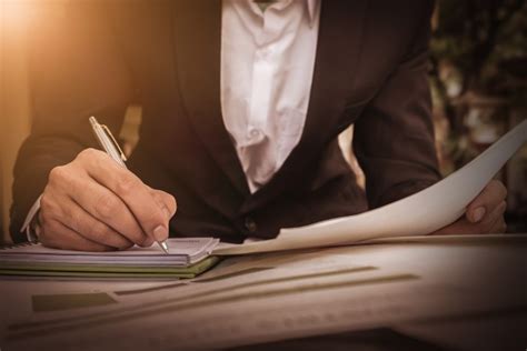 Key Factors That Influence a Paralegal's Salary