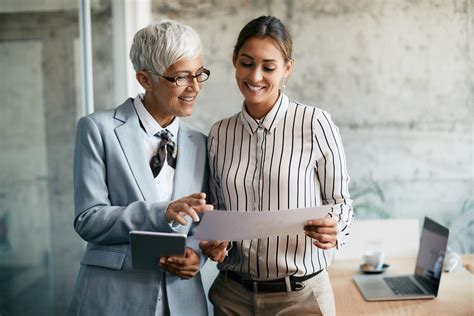 Key Factors That Influence an Assistant Buyer's Salary