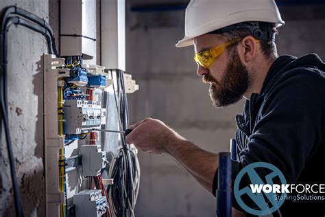 Key Factors That Influence an Electrician's Salary