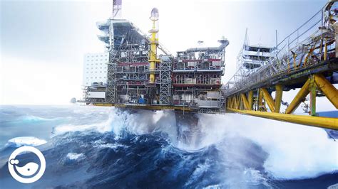 Key Factors That Influence an Oil Platform Worker's Salary