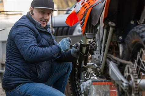 Key Factors That Influence Bike Mechanic Salary