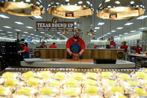 Key Factors That Influence Your Buc-ee's Salary