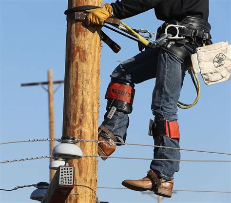 Lineman Salary in Texas: A Deep Dive