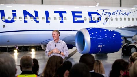 The Salary of a United Airlines CEO: A Deep Dive into Executive Compensation