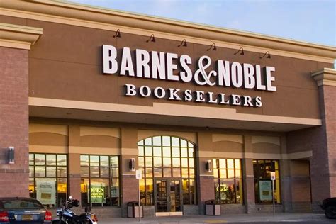 What Are the Common Roles at Barnes & Noble?