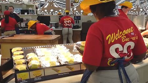 What Do Buc-ee's Employees Actually Do?