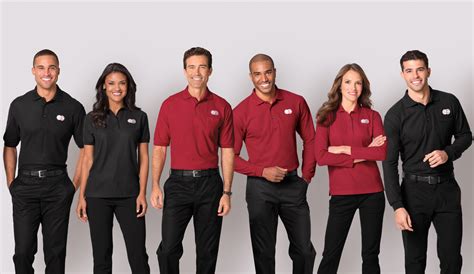 What Do Employees at Michaels Do?