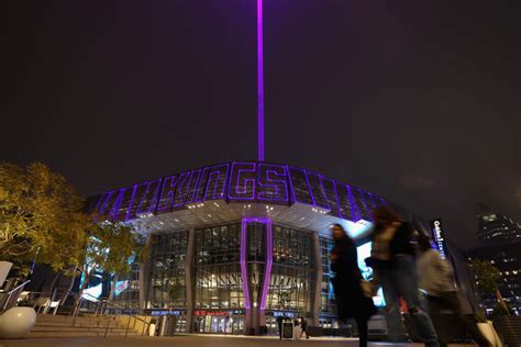 What Do Employees at the Sacramento Kings Do?