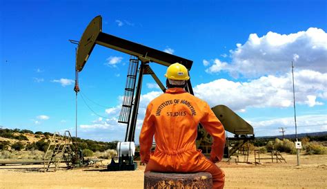 What Do Oil Field Professionals Do?
