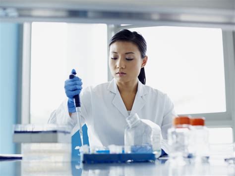 What Does a Biological Technician Do?