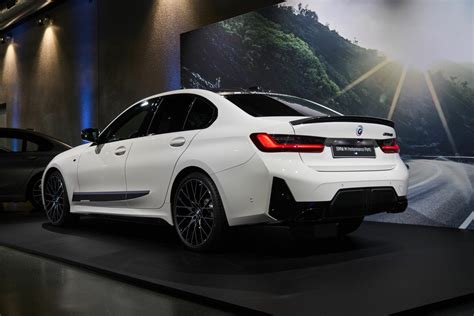 What Does a BMW Tech Do?