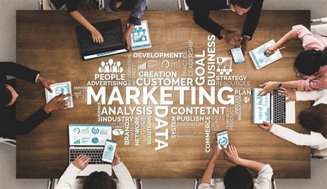 What Does a Business Marketing Professional Do?