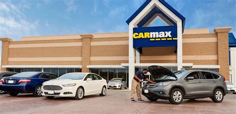 What Does a CarMax Sales Consultant Do?