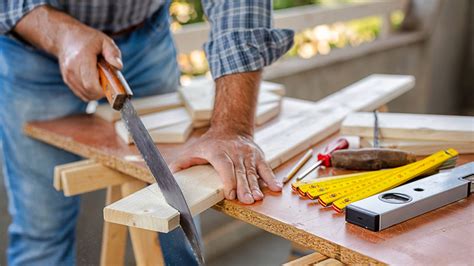 What Does a Carpenter Apprentice Do?
