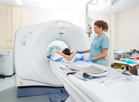 What Does a CAT Scan Tech Do?