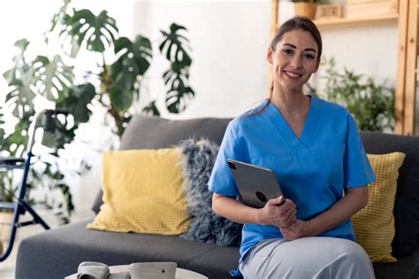 What Does a Certified Nursing Assistant in Houston Do?