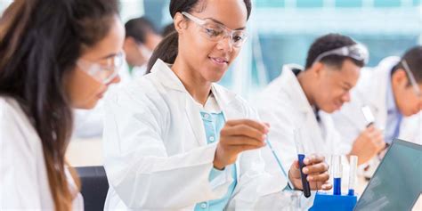 What Does a Clinical Laboratory Assistant Do?
