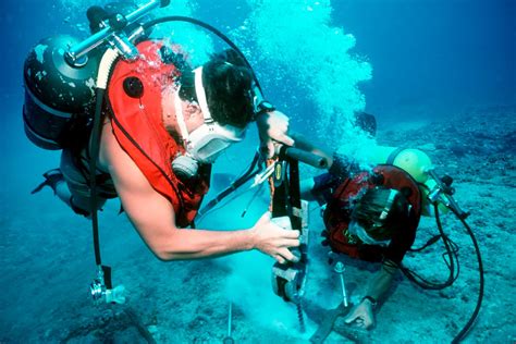 What Does a Commercial Diver Do?