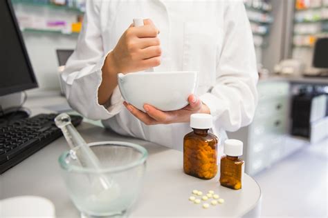What Does a Compounding Pharmacist Do?