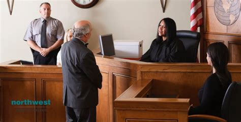 What Does a Courtroom Clerk Do?