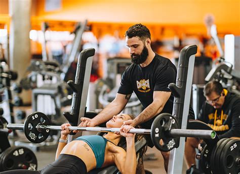 What Does a Crunch Fitness Personal Trainer Do?