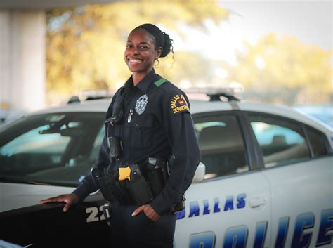 What Does a Dallas Police Officer Do?