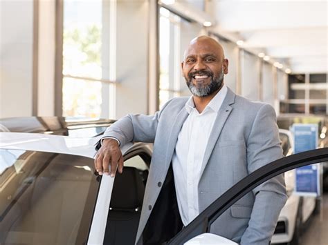 What Does a Dealership General Manager Do?