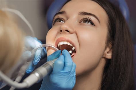 What Does a Dental Hygienist Do?