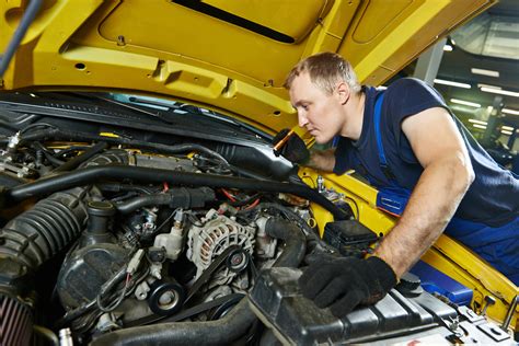 What Does a Diesel Mechanic Do?
