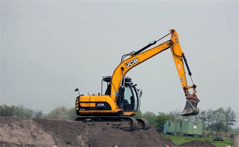What Does a Digger Operator Do?