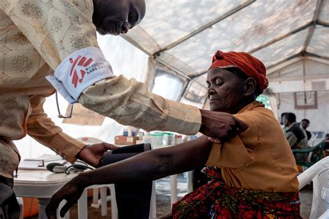 What Does a Doctors Without Borders Field Worker Do?