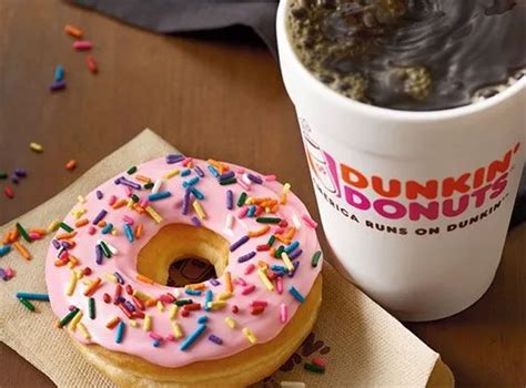 What Does a Dunkin' Donuts Franchise Owner Do?