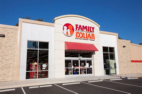 What Does a Family Dollar Store Manager Do?